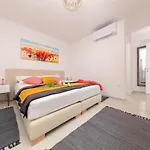 Oranz Apartman *