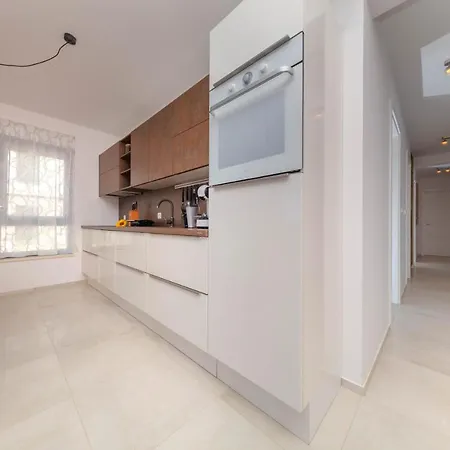 Oranz Apartment Banjole