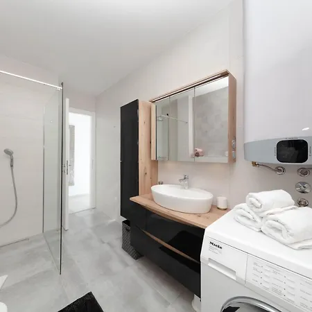 Apartment Oranz