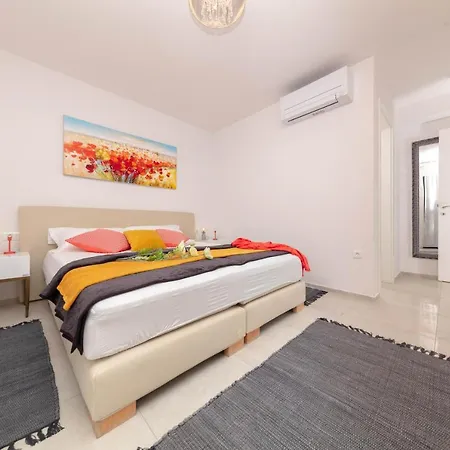 Oranz Apartment *